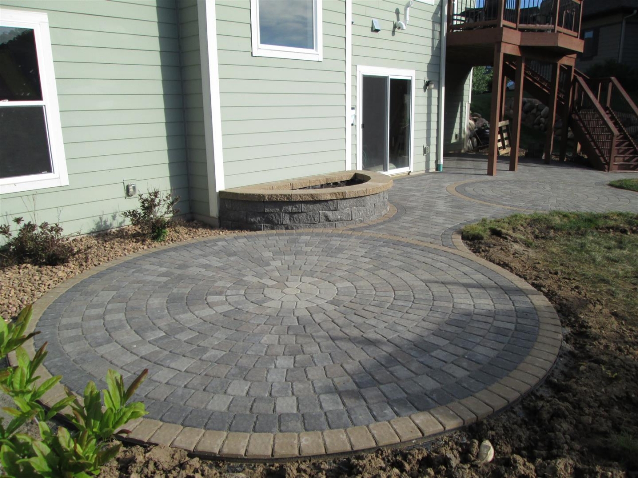 Paver Patio Contractor Rosemount, MN | Devine Design Hardscapes