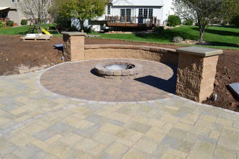 Stone fire pit ideas Rosemount, MN | Devine Design Hardscapes