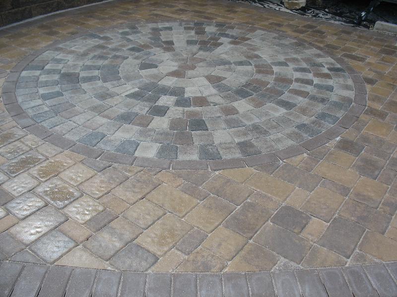 Willow Creek Pavers Brown Border Lakeshore Blend 3 piece with Bronze Blend Circle